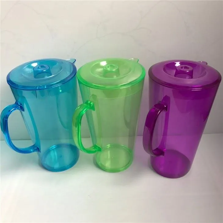 Pitcher de 2 sferturi de plastic